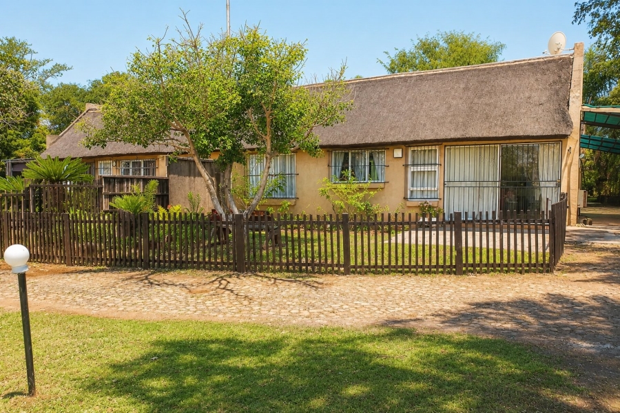 4 Bedroom Property for Sale in Blue Hills AH Gauteng