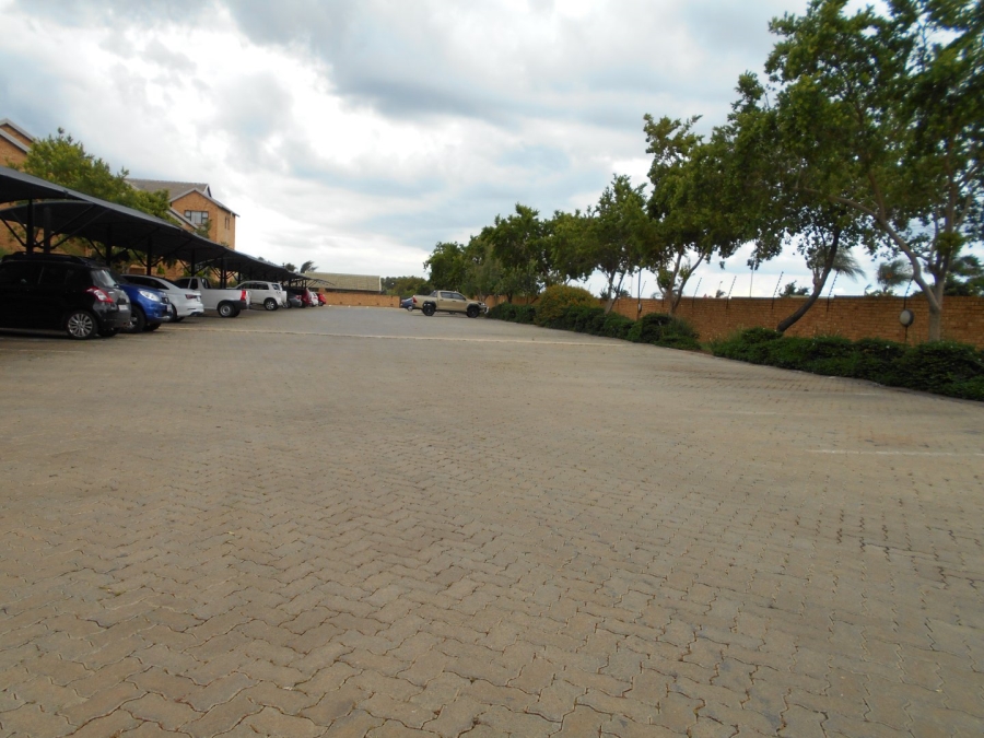 To Let 2 Bedroom Property for Rent in Amberfield Gauteng
