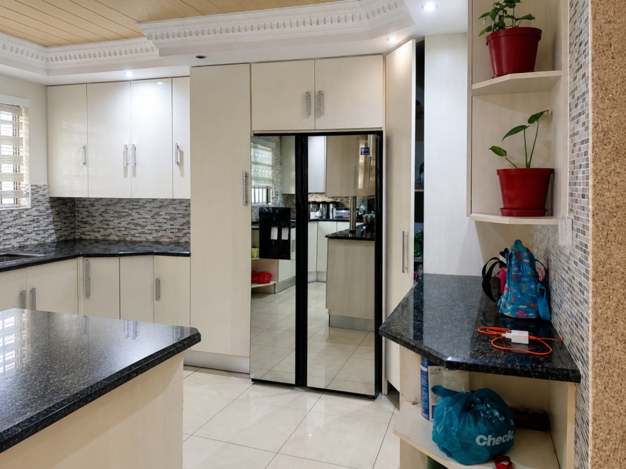 3 Bedroom Property for Sale in Windmill Park Gauteng