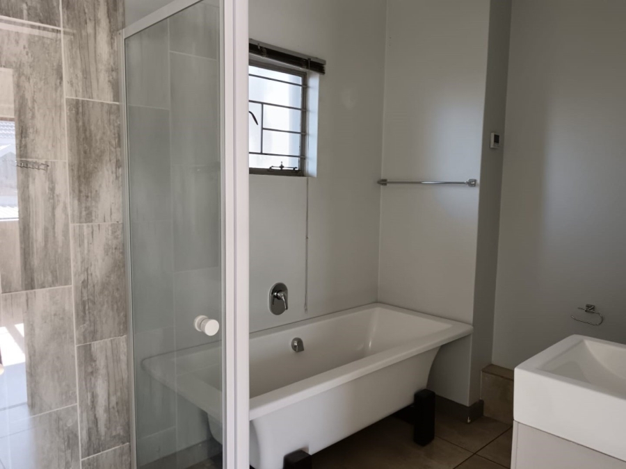 To Let 1 Bedroom Property for Rent in Blue Hills Gauteng