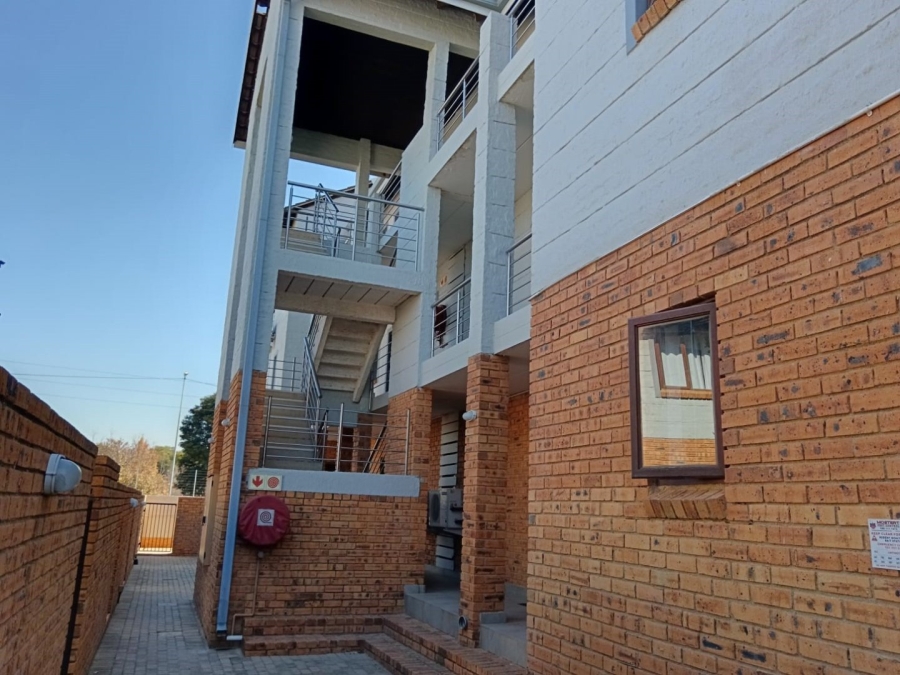 To Let 1 Bedroom Property for Rent in Blue Hills Gauteng