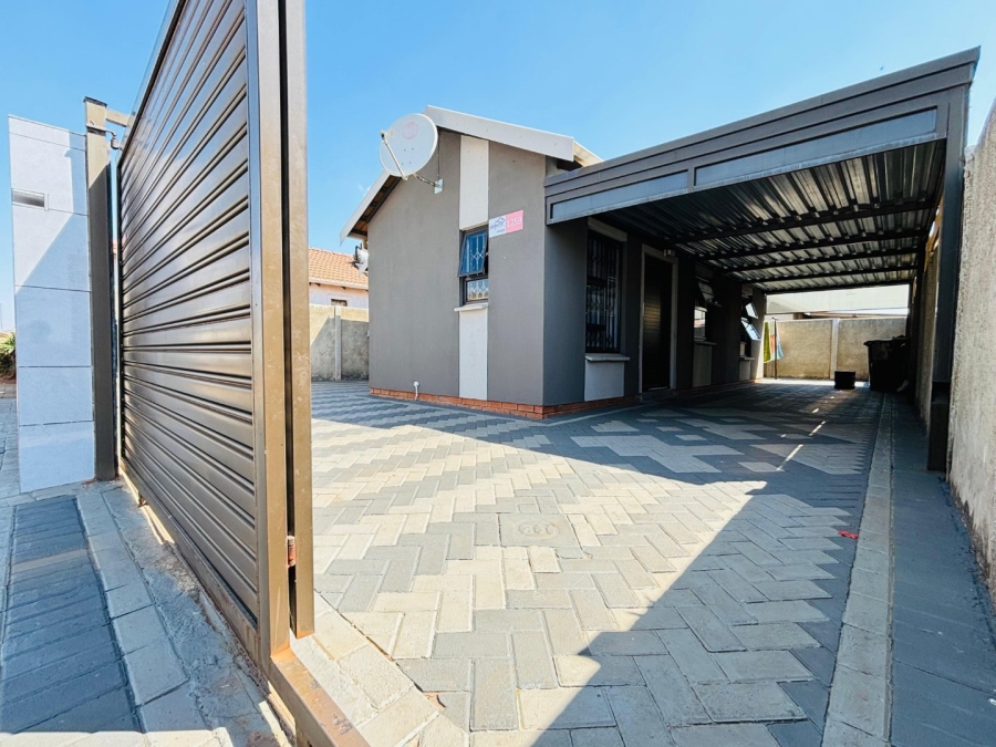 3 Bedroom Property for Sale in Sky City Gauteng