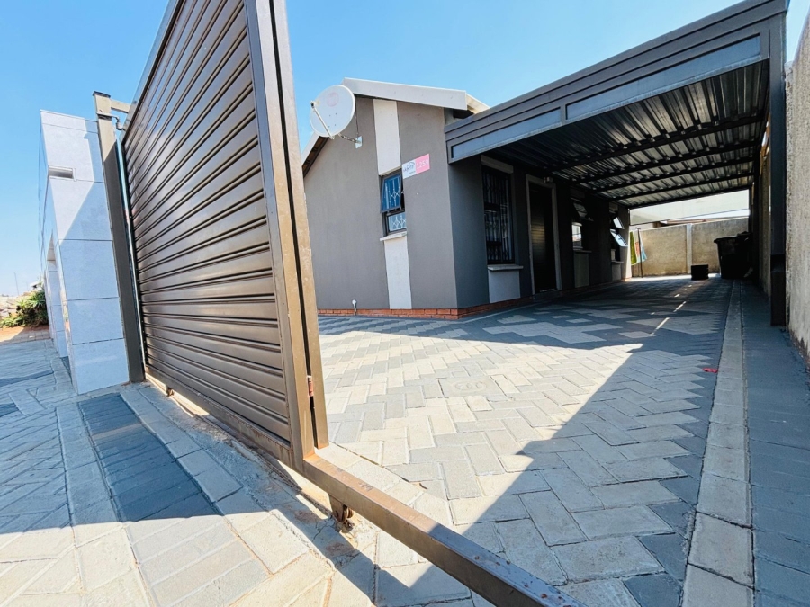 3 Bedroom Property for Sale in Sky City Gauteng