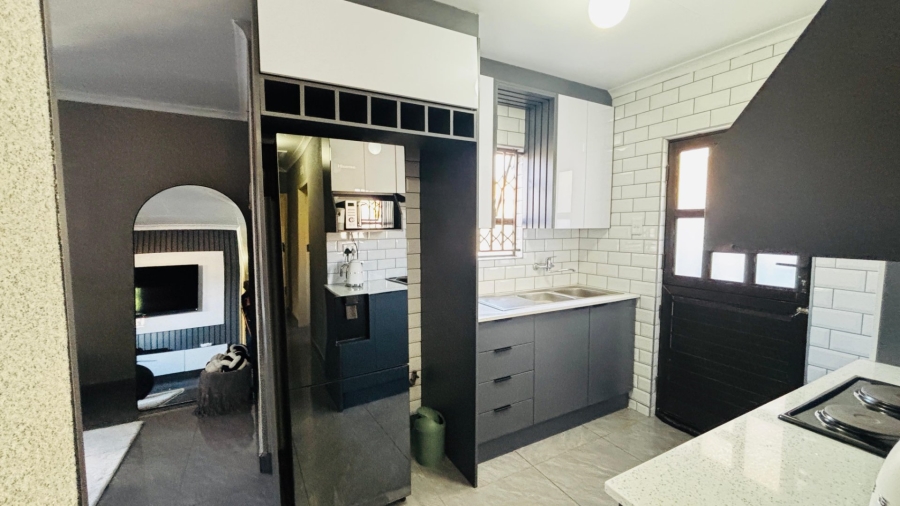 3 Bedroom Property for Sale in Sky City Gauteng