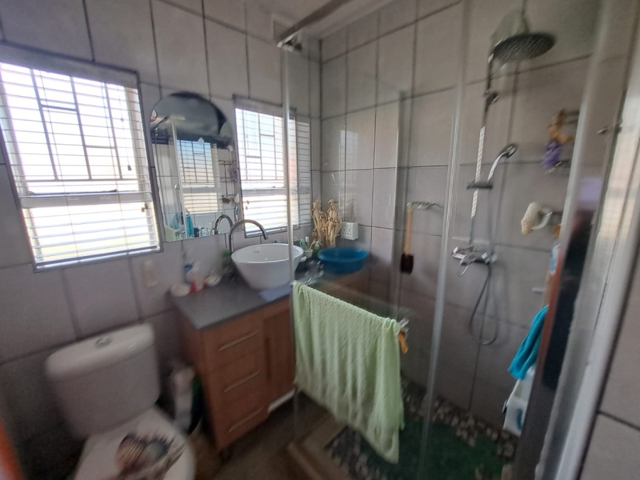 1 Bedroom Property for Sale in Ferryvale Gauteng