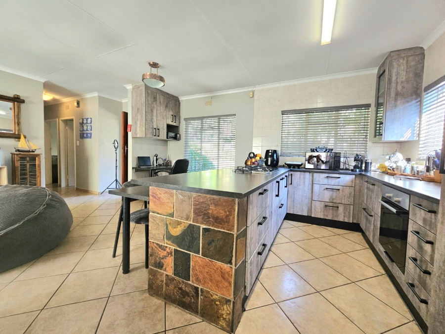 3 Bedroom Property for Sale in Bloubosrand Gauteng