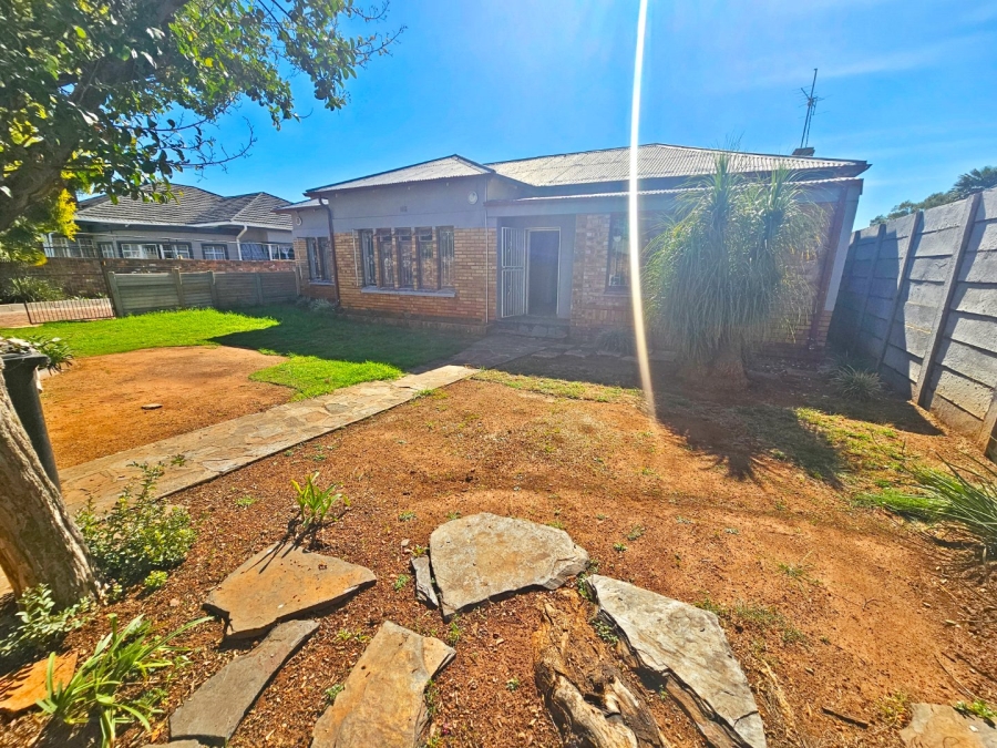3 Bedroom Property for Sale in Strubenvale Gauteng