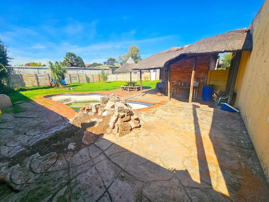 3 Bedroom Property for Sale in Strubenvale Gauteng
