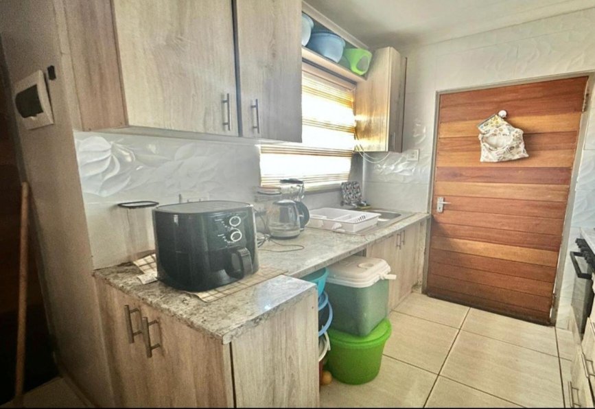 3 Bedroom Property for Sale in Clayville Gauteng