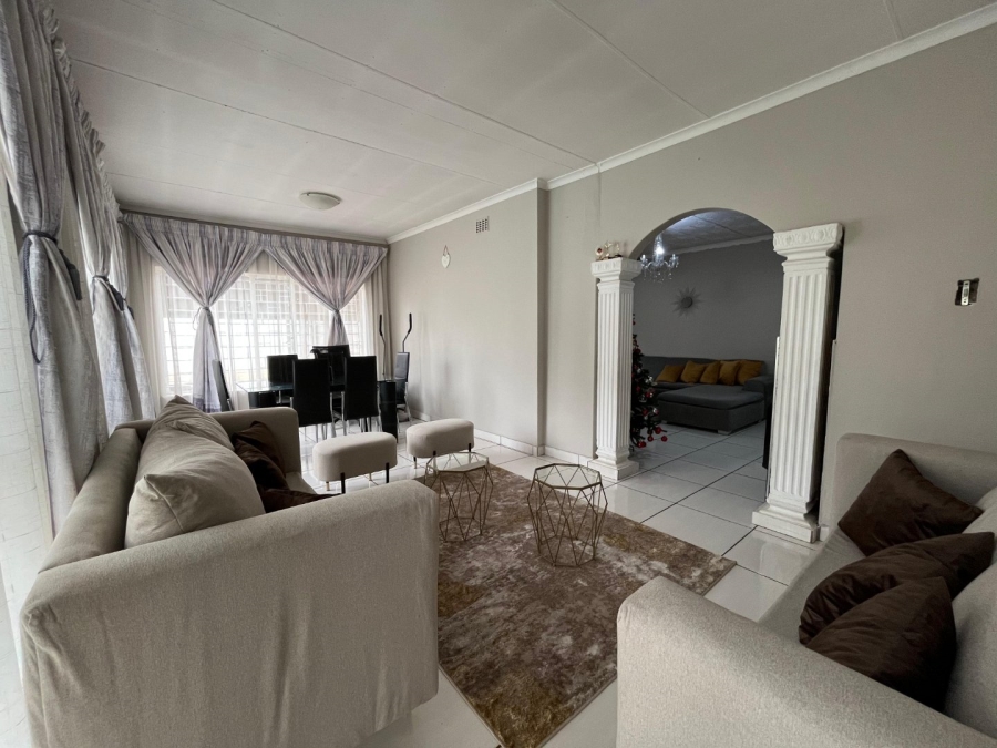 3 Bedroom Property for Sale in Jan Niemand Park Gauteng