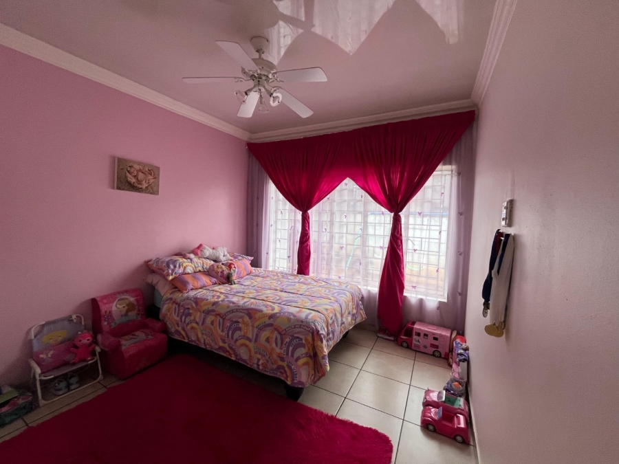 3 Bedroom Property for Sale in Jan Niemand Park Gauteng