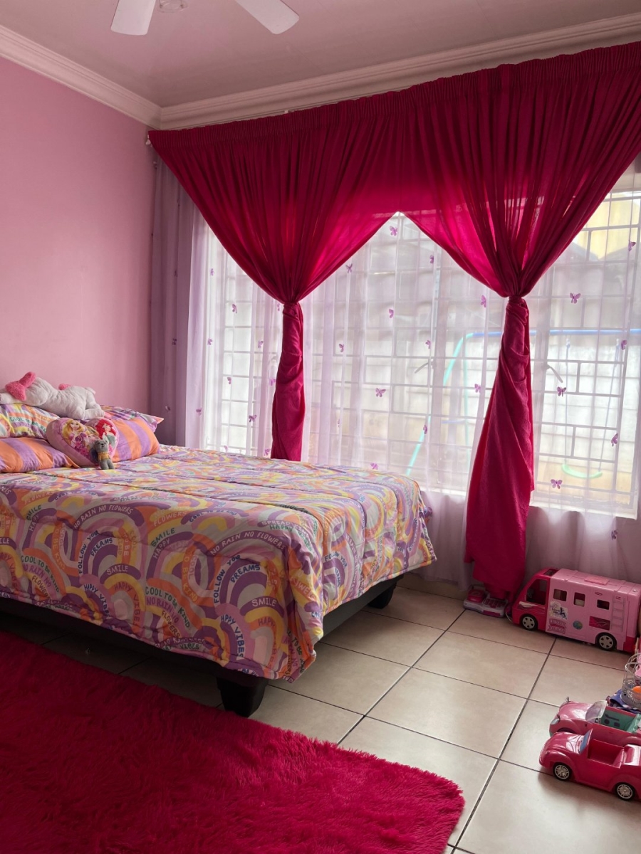 3 Bedroom Property for Sale in Jan Niemand Park Gauteng