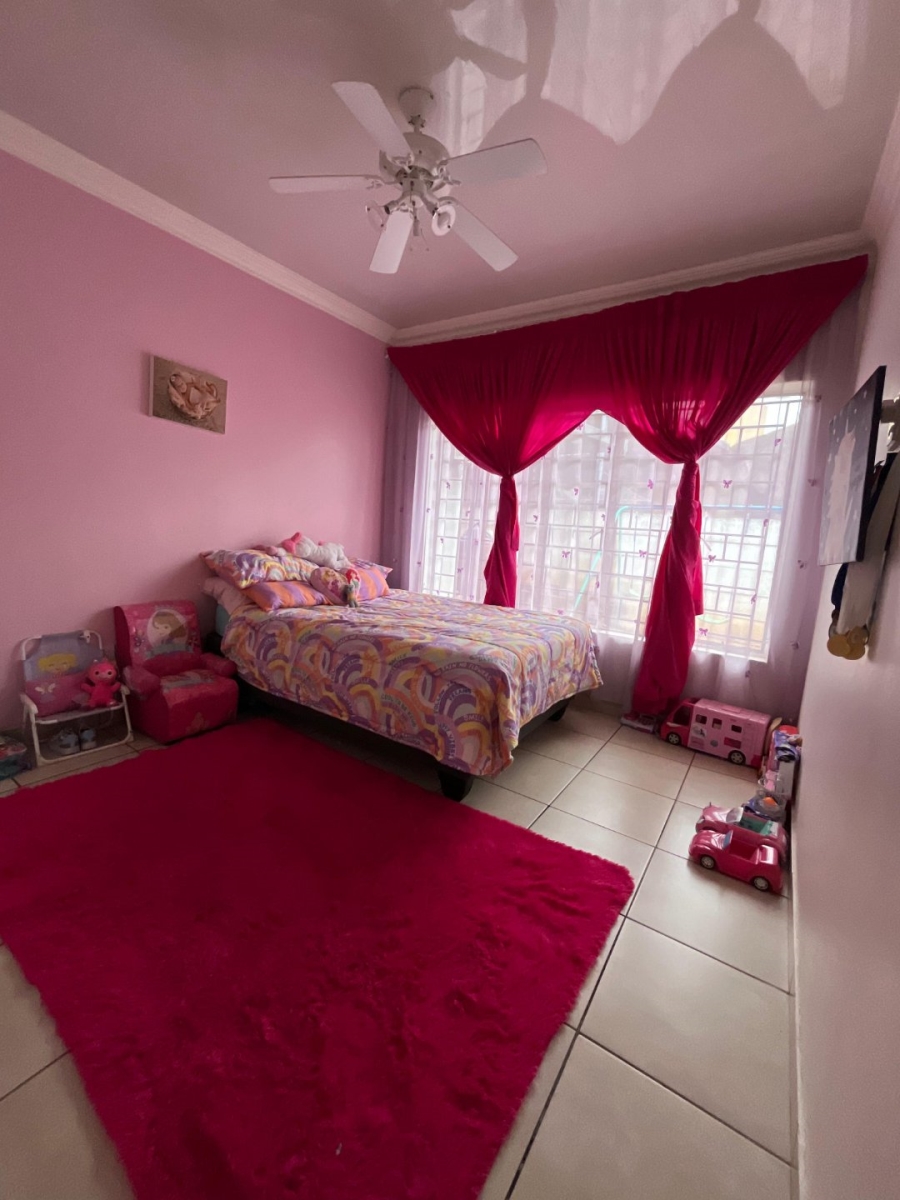 3 Bedroom Property for Sale in Jan Niemand Park Gauteng