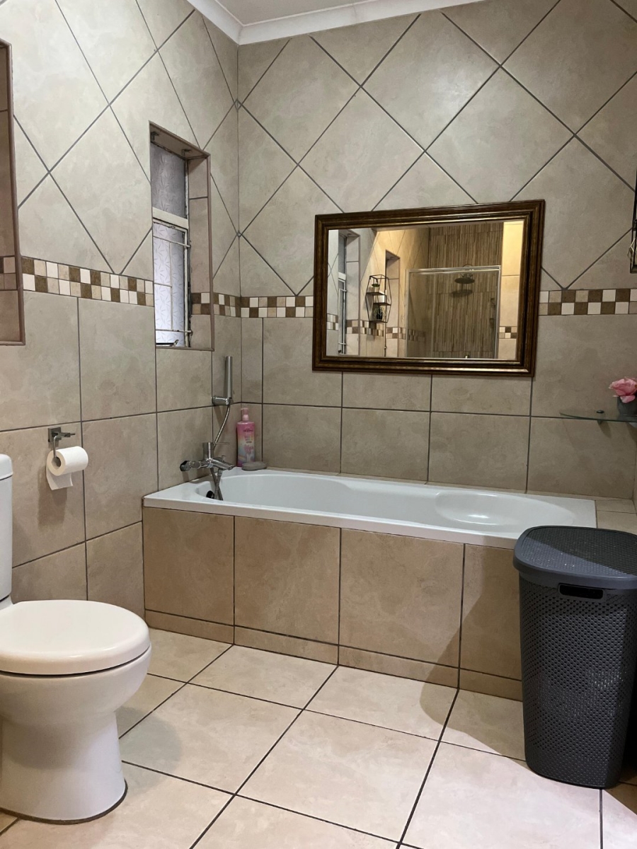 3 Bedroom Property for Sale in Jan Niemand Park Gauteng