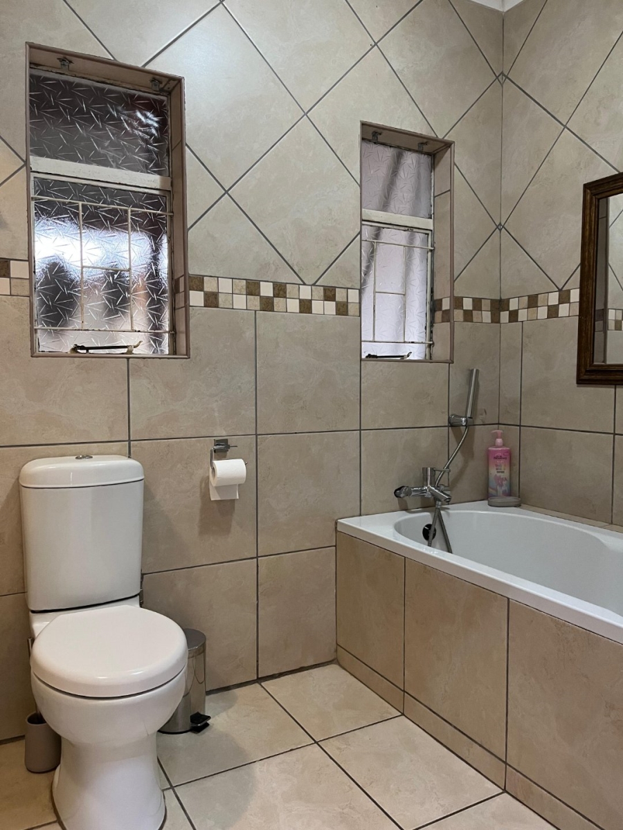 3 Bedroom Property for Sale in Jan Niemand Park Gauteng