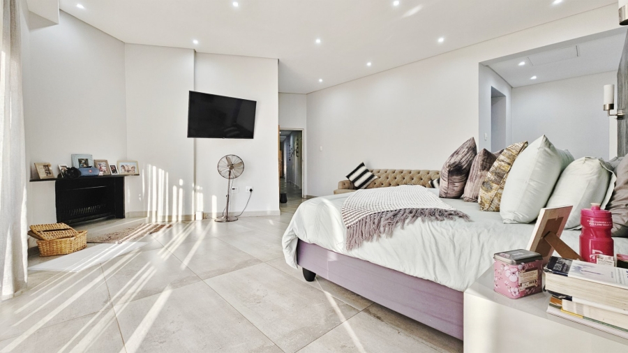 5 Bedroom Property for Sale in Three Rivers Gauteng