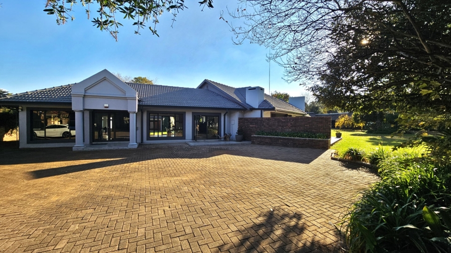 5 Bedroom Property for Sale in Three Rivers Gauteng