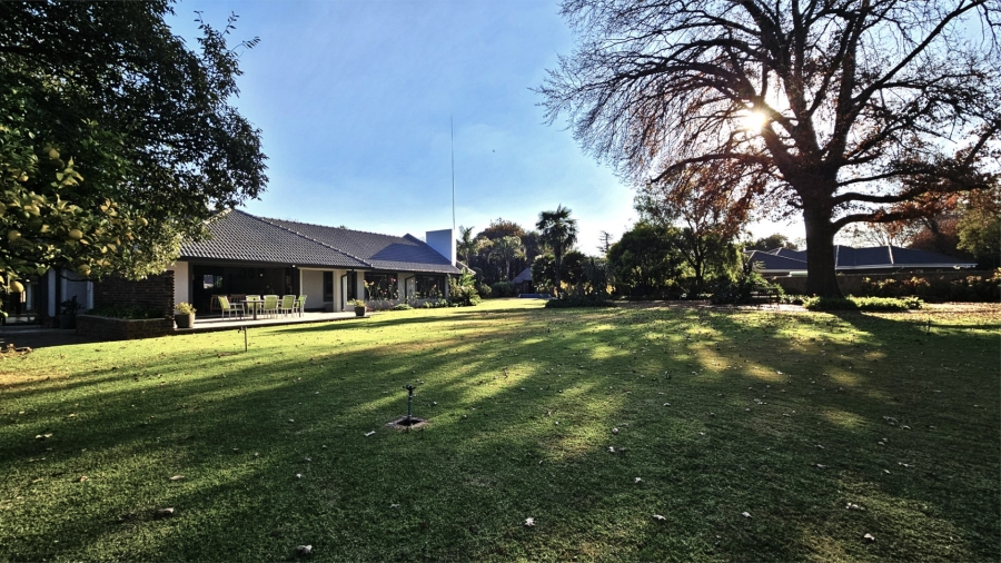 5 Bedroom Property for Sale in Three Rivers Gauteng