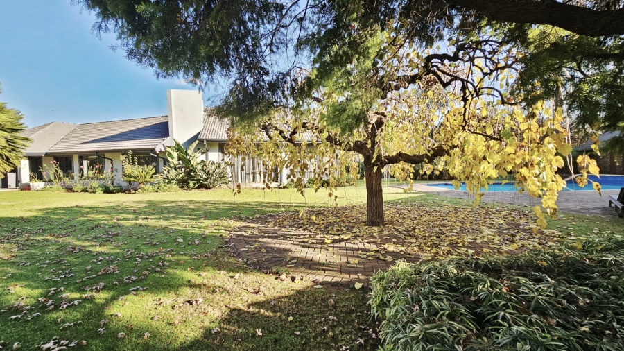 5 Bedroom Property for Sale in Three Rivers Gauteng