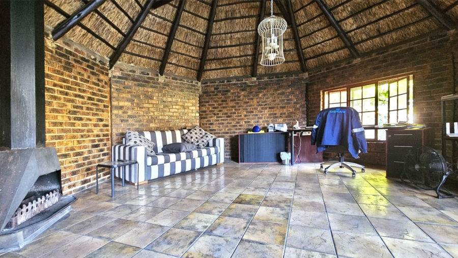 5 Bedroom Property for Sale in Three Rivers Gauteng