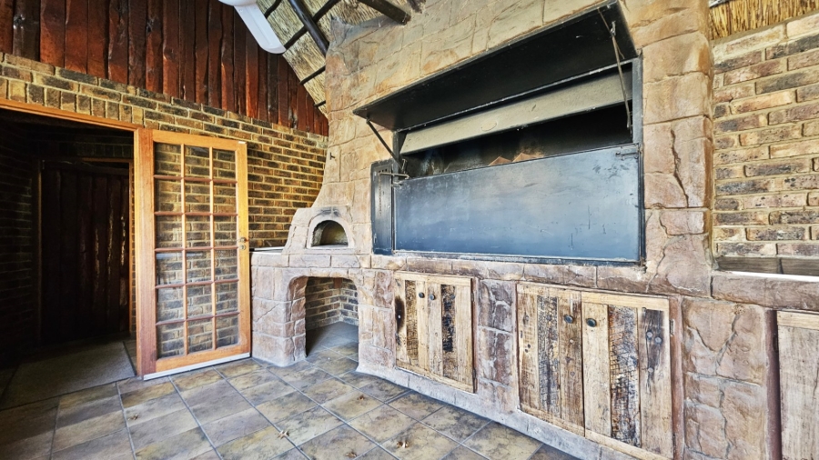 5 Bedroom Property for Sale in Three Rivers Gauteng