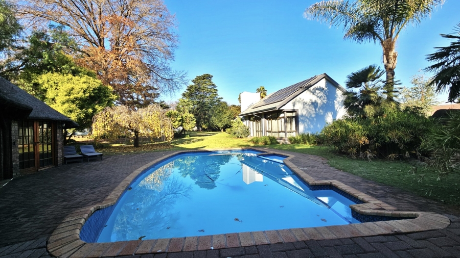 5 Bedroom Property for Sale in Three Rivers Gauteng