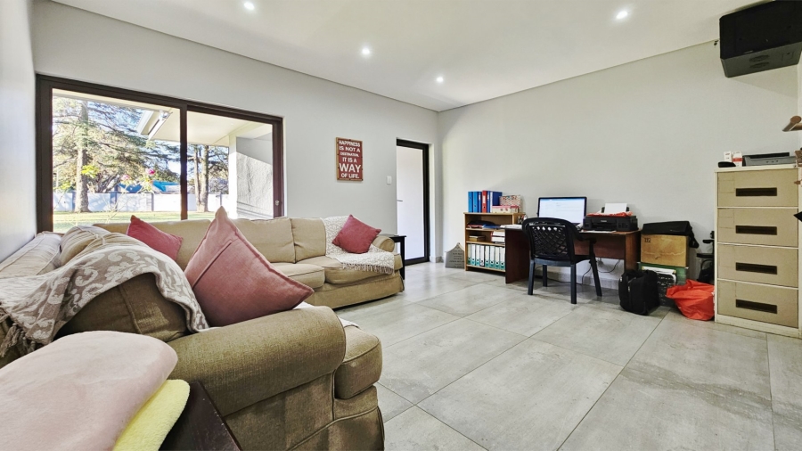 5 Bedroom Property for Sale in Three Rivers Gauteng