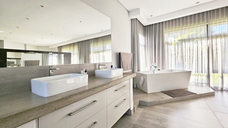 5 Bedroom Property for Sale in Three Rivers Gauteng