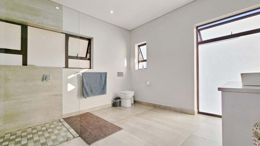 5 Bedroom Property for Sale in Three Rivers Gauteng