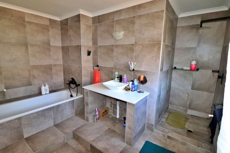 4 Bedroom Property for Sale in Fishers Hill Gauteng