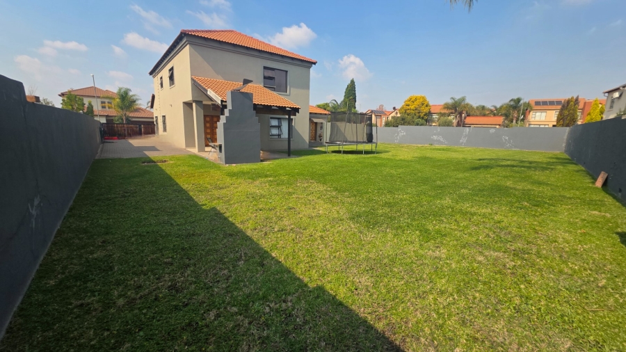 To Let 4 Bedroom Property for Rent in Stone Ridge Gauteng