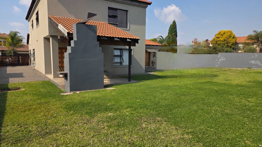 To Let 4 Bedroom Property for Rent in Stone Ridge Gauteng