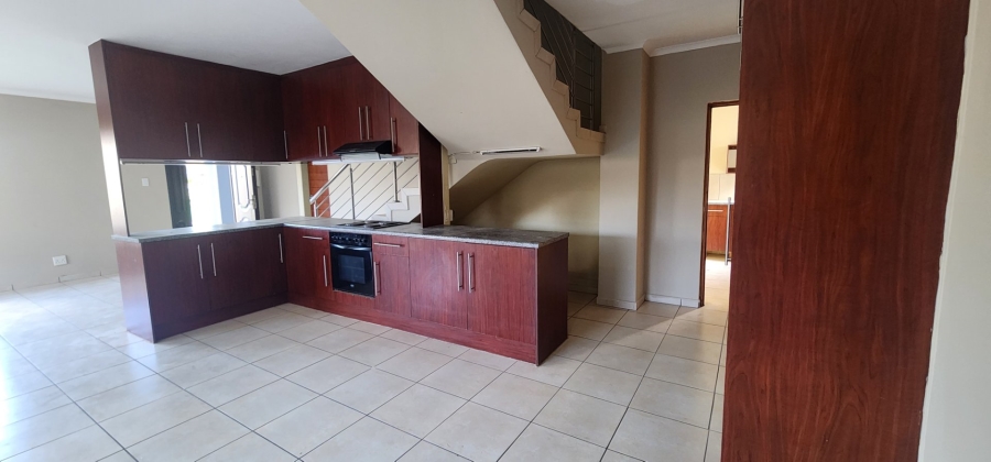 To Let 4 Bedroom Property for Rent in Stone Ridge Gauteng