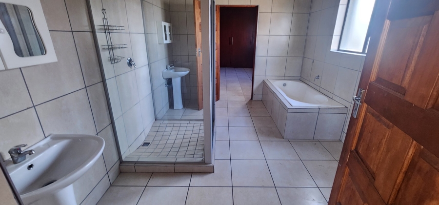 To Let 4 Bedroom Property for Rent in Stone Ridge Gauteng