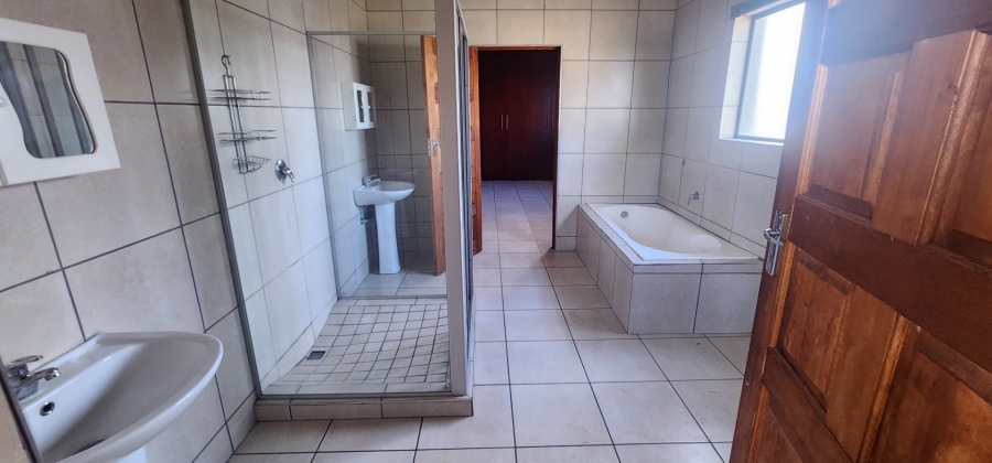 To Let 4 Bedroom Property for Rent in Stone Ridge Gauteng