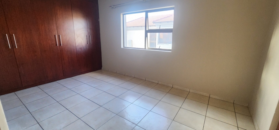 To Let 4 Bedroom Property for Rent in Stone Ridge Gauteng