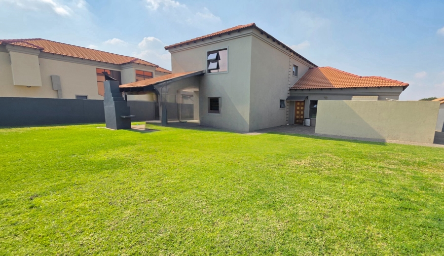 To Let 4 Bedroom Property for Rent in Stone Ridge Gauteng