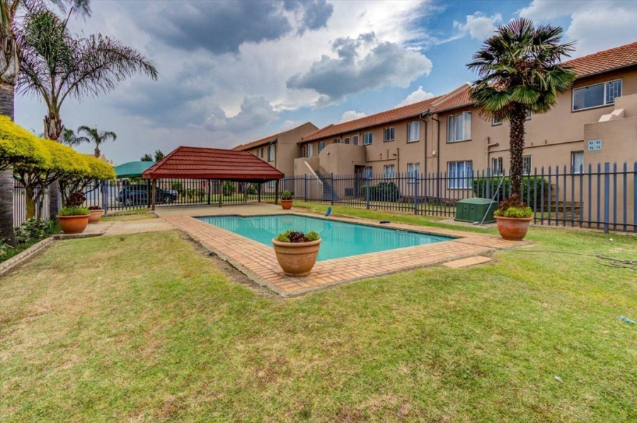 2 Bedroom Property for Sale in Beyers Park Gauteng