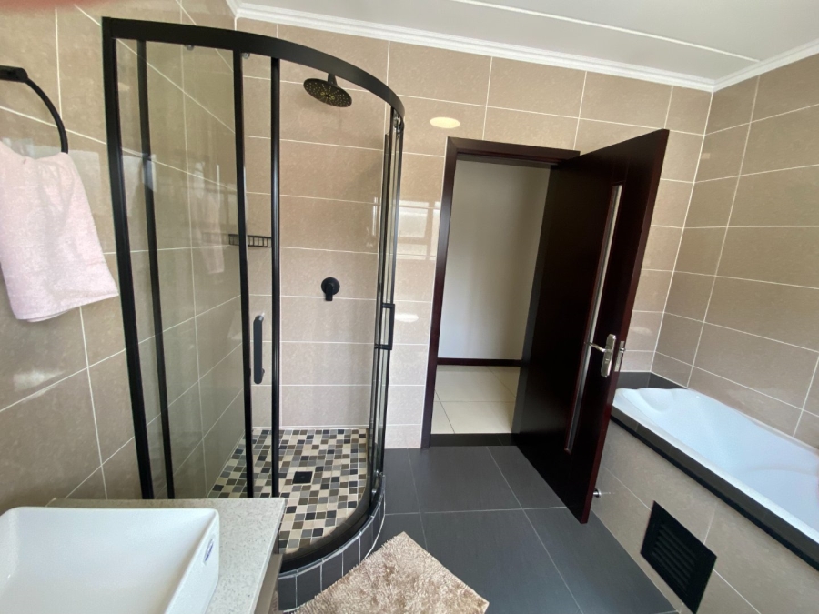 3 Bedroom Property for Sale in Carlswald Estate Gauteng