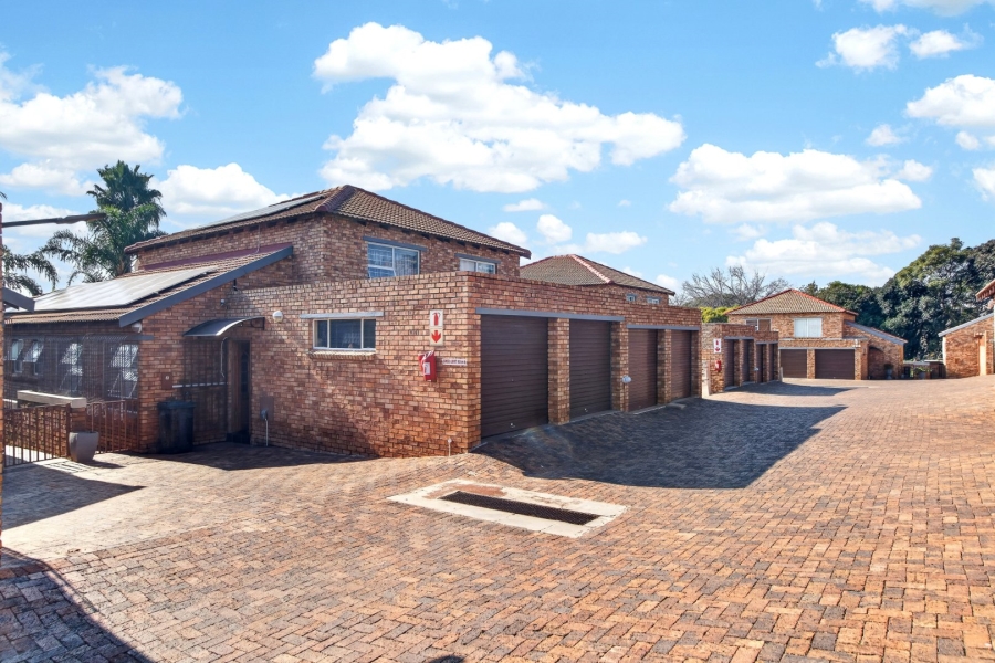 3 Bedroom Property for Sale in Allens Nek Gauteng