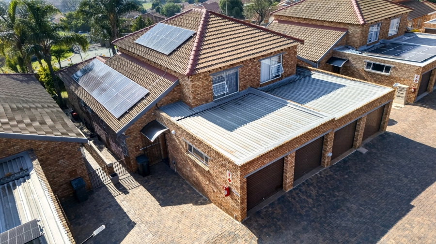 3 Bedroom Property for Sale in Allens Nek Gauteng
