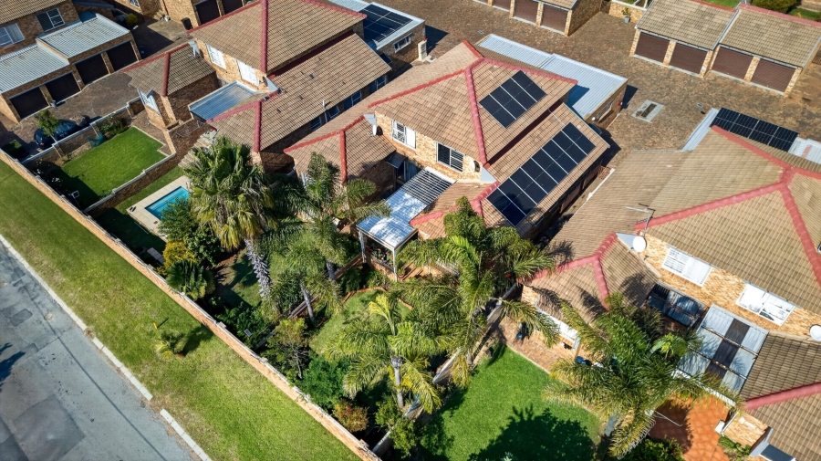 3 Bedroom Property for Sale in Allens Nek Gauteng