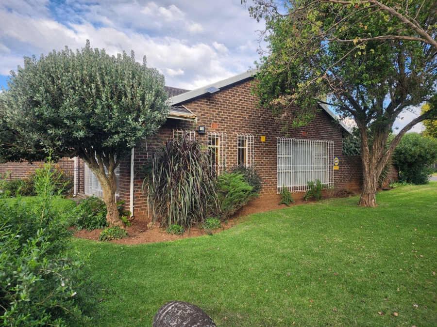 4 Bedroom Property for Sale in Petersfield Gauteng