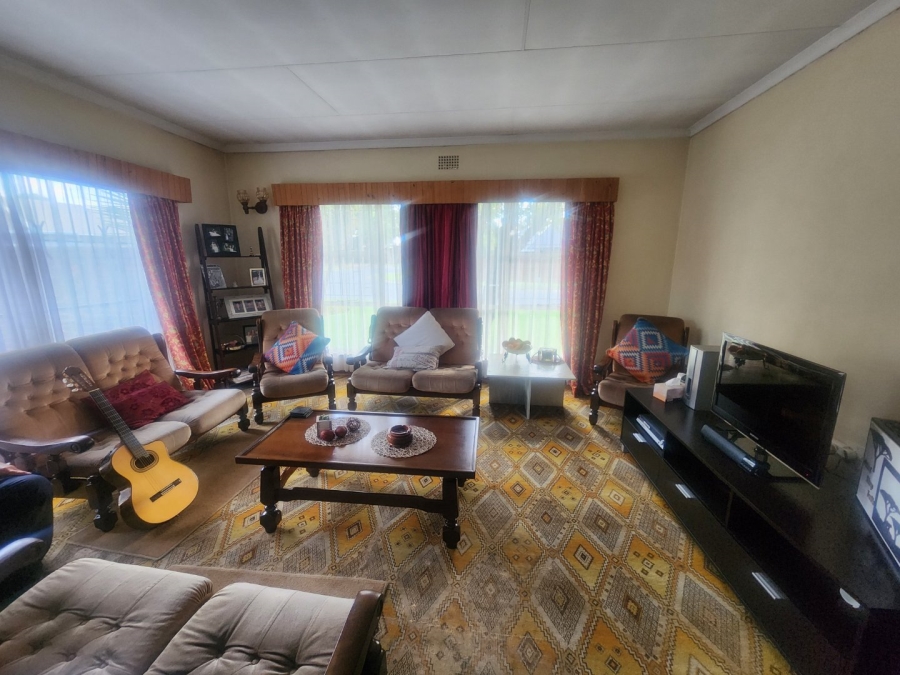 4 Bedroom Property for Sale in Petersfield Gauteng