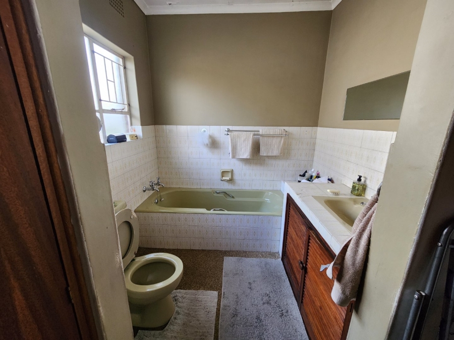4 Bedroom Property for Sale in Petersfield Gauteng