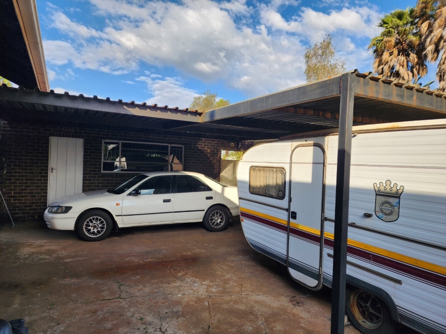 4 Bedroom Property for Sale in Petersfield Gauteng