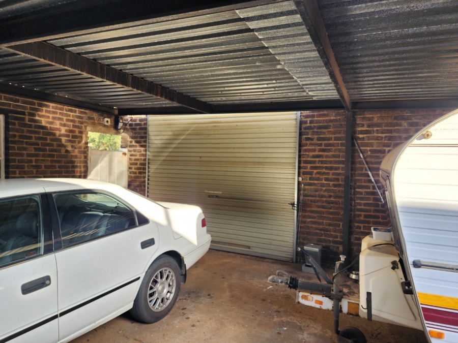 4 Bedroom Property for Sale in Petersfield Gauteng