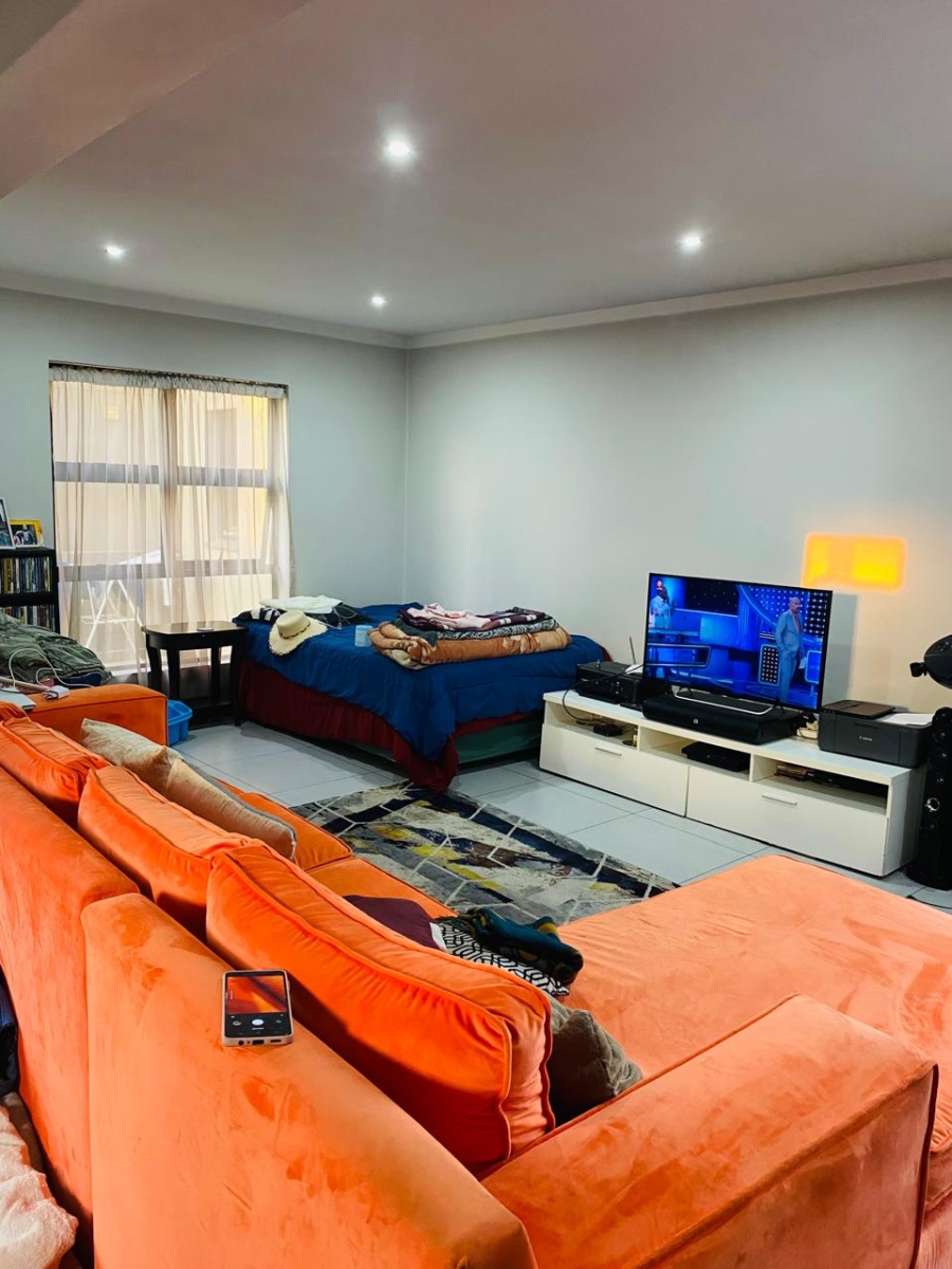 3 Bedroom Property for Sale in Equestria Gauteng