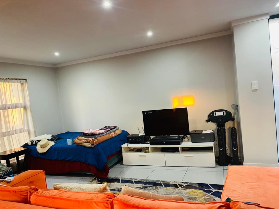 3 Bedroom Property for Sale in Equestria Gauteng
