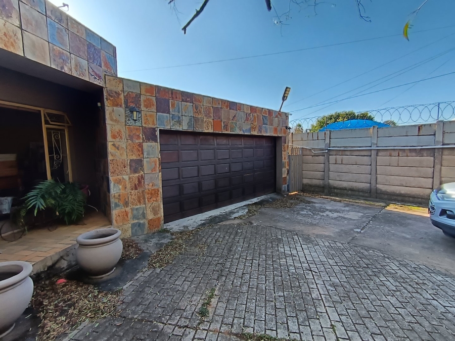 4 Bedroom Property for Sale in Allen Grove Gauteng